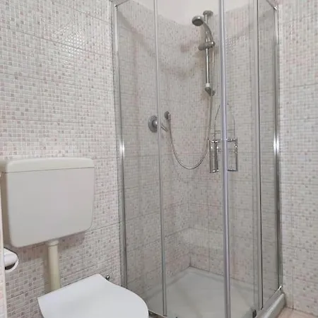 Intero Alloggio: Bilocale * Алессандрия